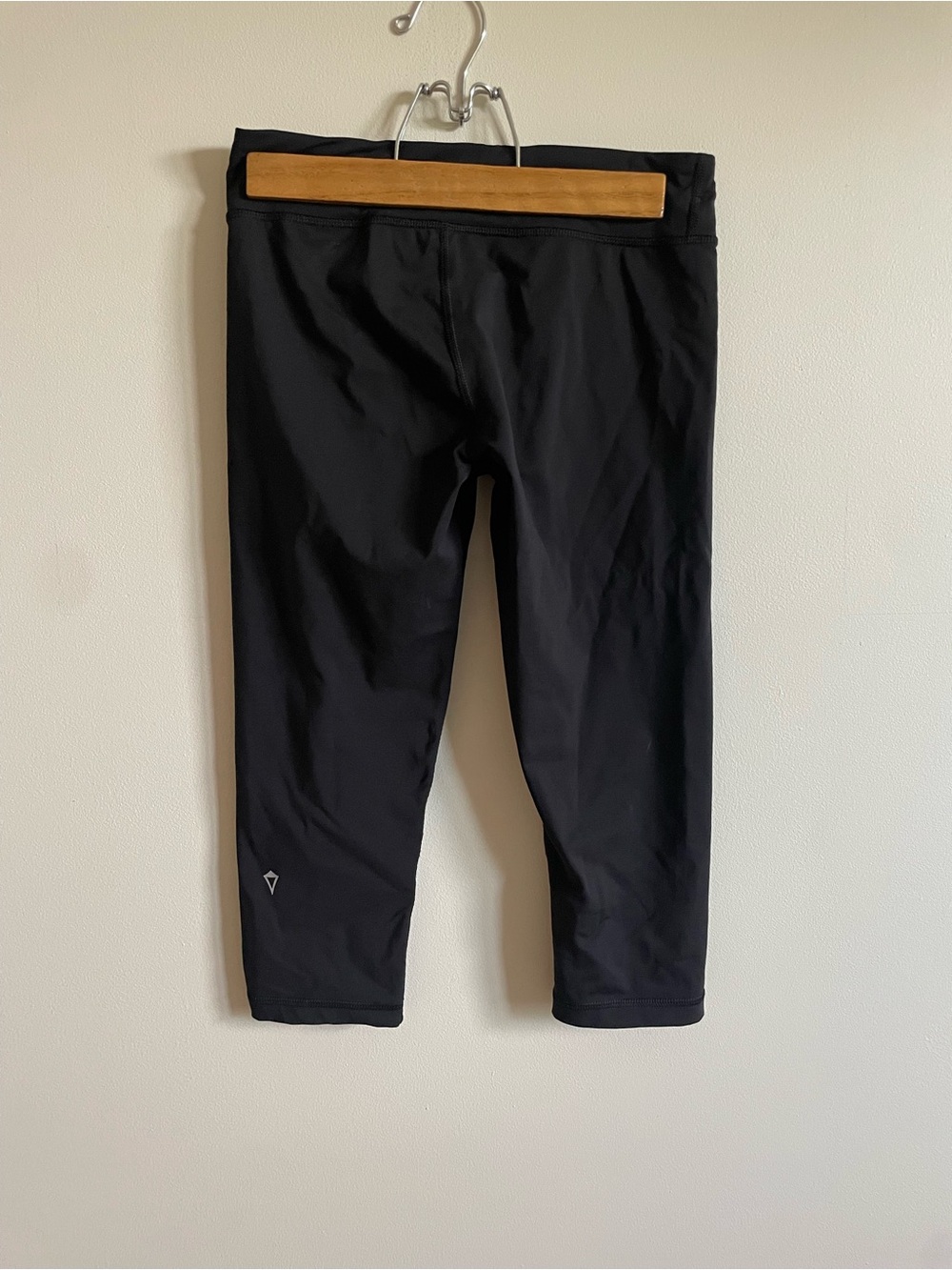 Ivivva by Lululemon Black Cropped Leggings Girls Size 14 Athletic Yoga